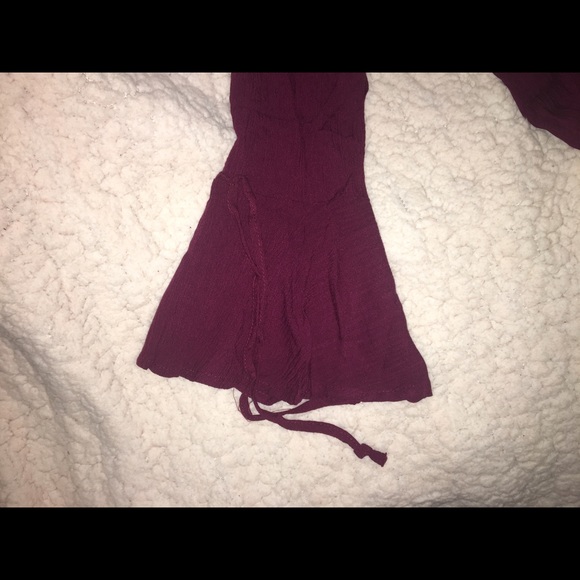 Trumpet-sleeve top deep red burgundy - Picture 3 of 6